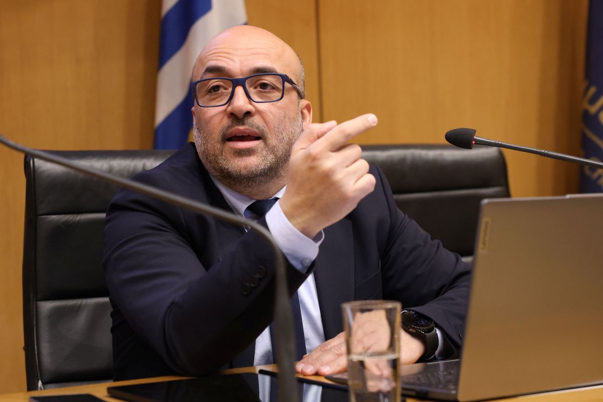 ntinos eisigitis