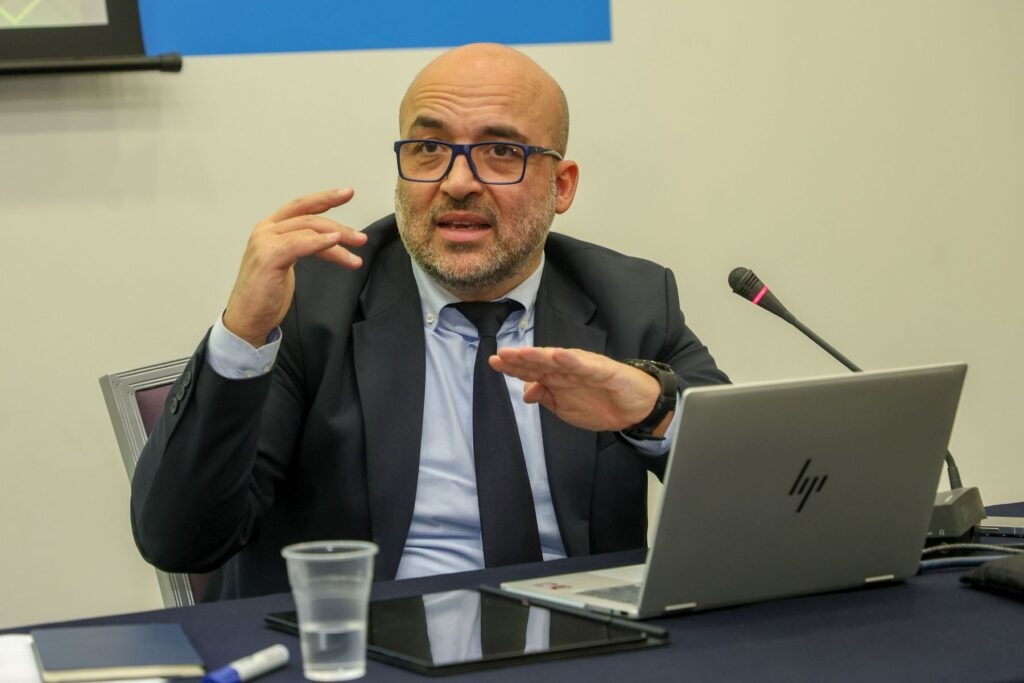 ΜΕ ΜΕΓΑΛΗ ΣΥΜΜΕΤΟΧΗ ΥΛΟΠΟΙΗΘΗΚΑΝ ΤΑ ΣΕΜΙΝΑΡΙΑ ΤΟΥ ΟΕΕ/ΤΑΚ ΜΕ ΘΕΜΑ : «ΗΛΕΚΤΡΟΝΙΚΗ ΤΙΜΟΛΟΓΗΣΗ – ΨΗΦΙΑΚΟ ΔΕΛΤΙΟ ΑΠΟΣΤΟΛΗΣ – ΧΡΗΣΗ & ΔΙΑΣΥΝΔΕΣΗ IRIS – ΚΑΝΟΝΙΚΟΠΟΙΗΣΗ ΣΥΣΤΗΜΑΤΟΣ MYDATA» ΜΕ ΕΙΣΗΓΗΤΗ ΤΟΝ κ. ΝΤΙΝΟ ΑΝΤΩΝΗ ΣΕ ΗΡΑΚΛΕΙΟ ΚΑΙ ΙΕΡΑΠΕΤΡΑ